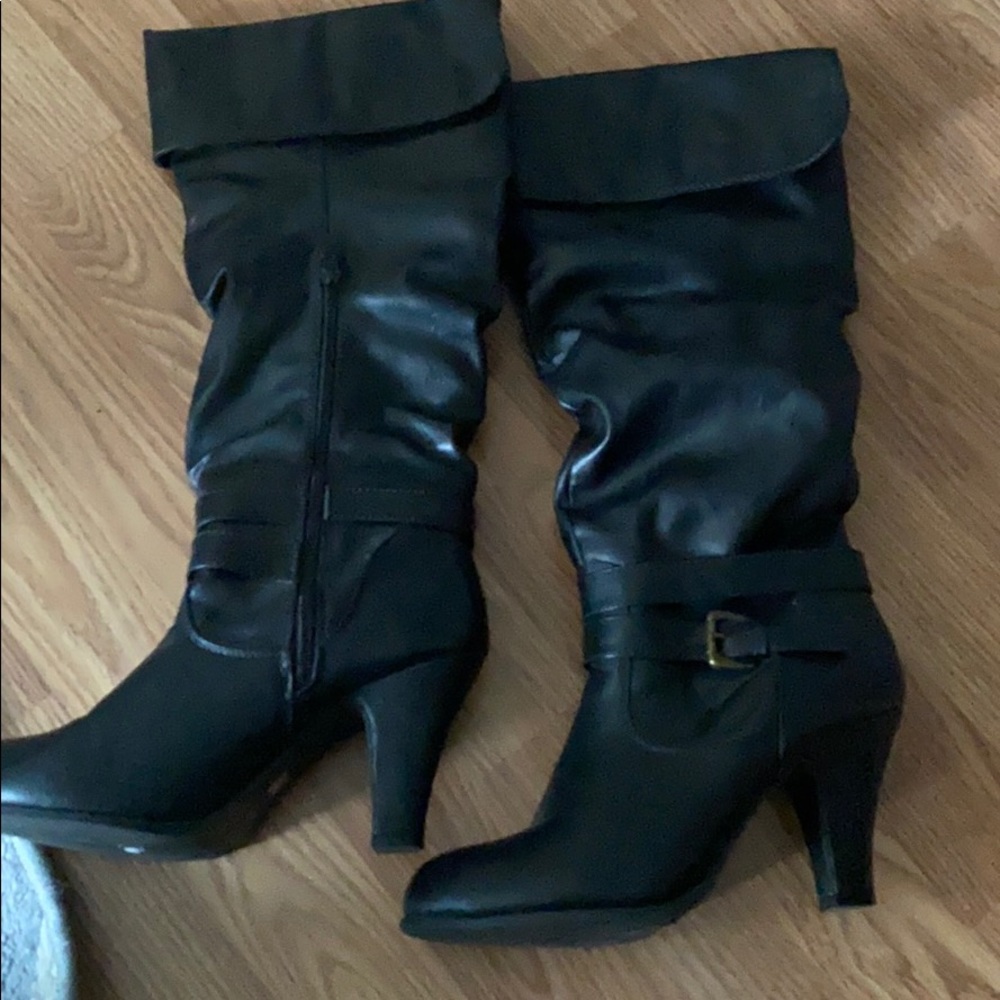 Mid calf faux leather high heeled boots